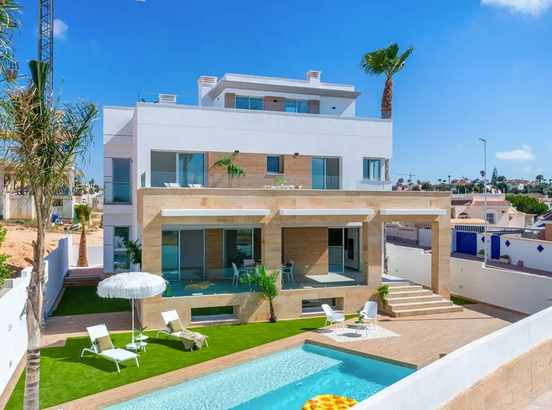 Villa de 4 dormitorios 244 m² Urbanizacion Dona Pepa, Španjolska