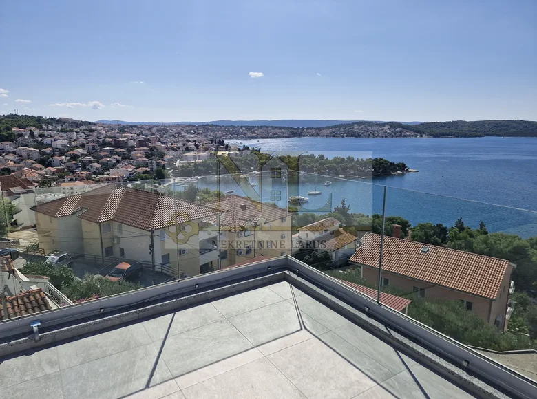2 bedroom penthouse Grad Trogir, Croatia