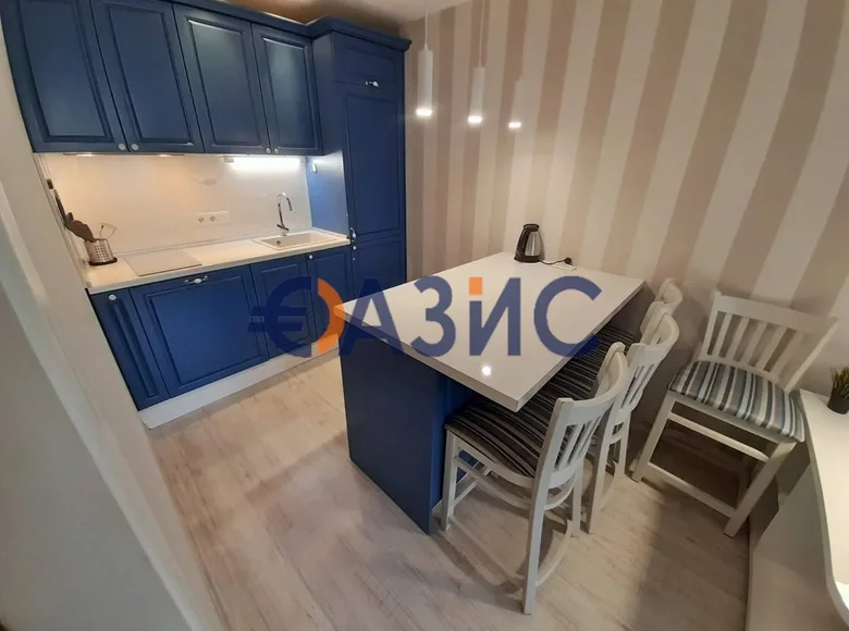 Mieszkanie 2 pokoi 50 m² Nesebyr, Bułgaria