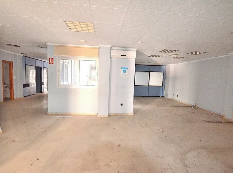Propiedad comercial 200 m² en Torrevieja, Španjolska