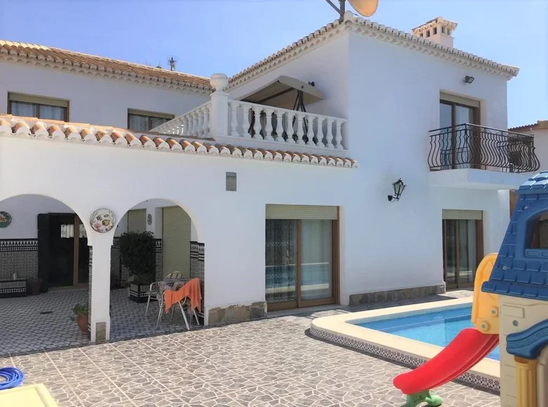 Villa 6 habitaciones 407 m² Torrevieja, Španjolska
