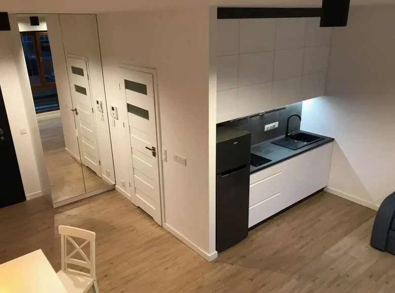 1 room apartment 37 m² in Warsaw, Poland