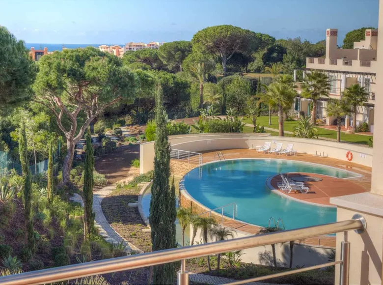 Townhouse 4 bedrooms  Loule, Portugal