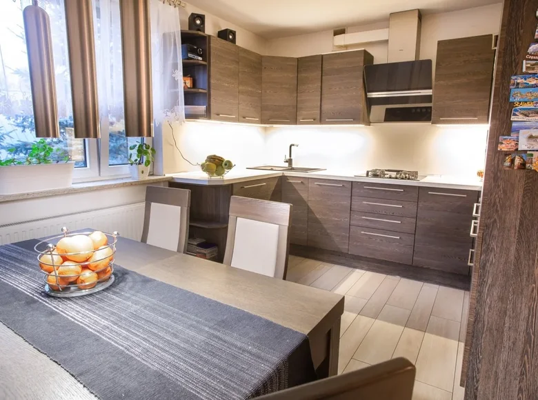 Mieszkanie 2 pokoi 55 m² Zlotniki, Polska