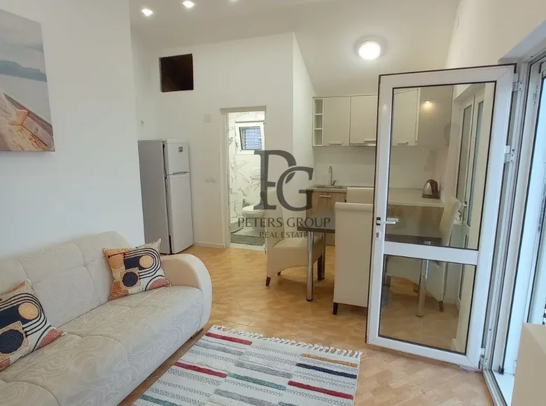 2 bedroom apartment 58 m² Dobra Voda, Montenegro