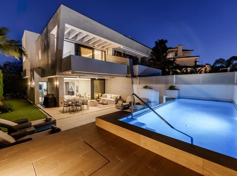 villa de 5 chambres 297 m² San Pedro Alcantara, Espagne