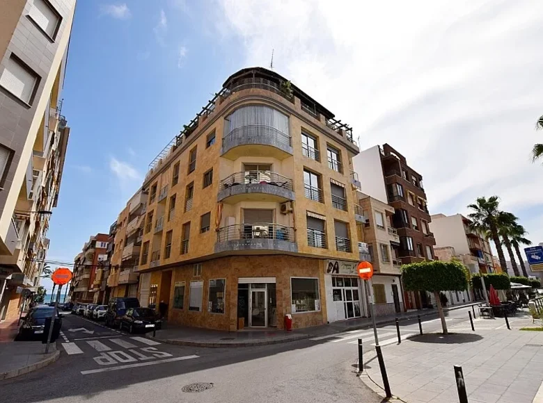Propriété commerciale 90 m² à Torrevieja, Espagne