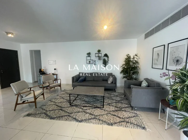 Mieszkanie 4 pokoi 216 m² w Nikozja, Cypr