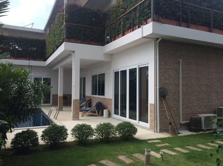 5 bedroom villa 385 m² Khao Chi Chan, Thailand