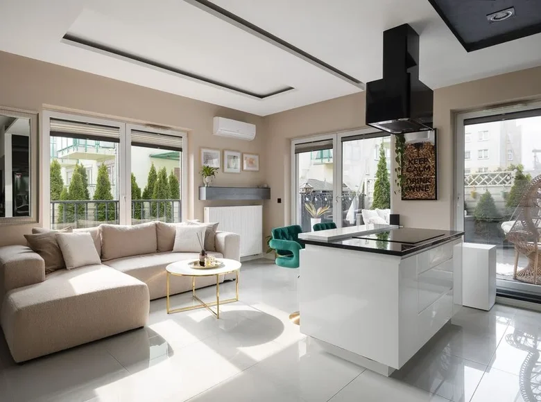 Commercial property 59 m² in Warsaw, Poland