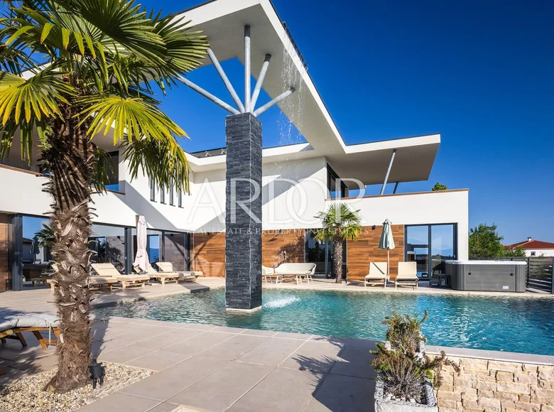 5 bedroom house 345 m² Krk, Croatia