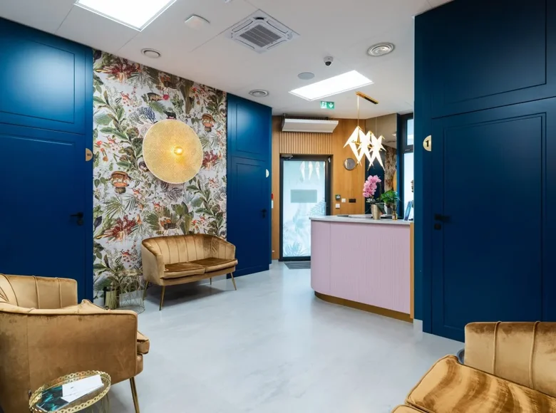 Commercial property 1 room 233 m² in Warsaw, Poland