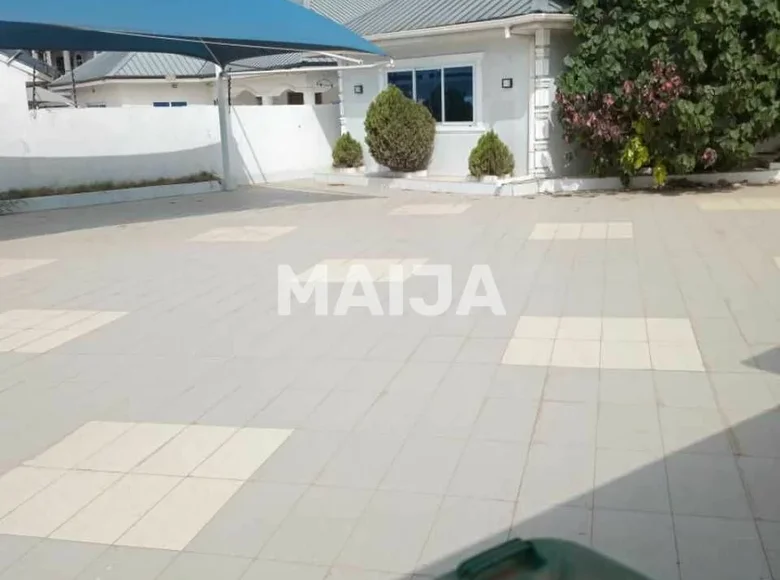 4 bedroom house 500 m² Adenta Municipal District, Ghana