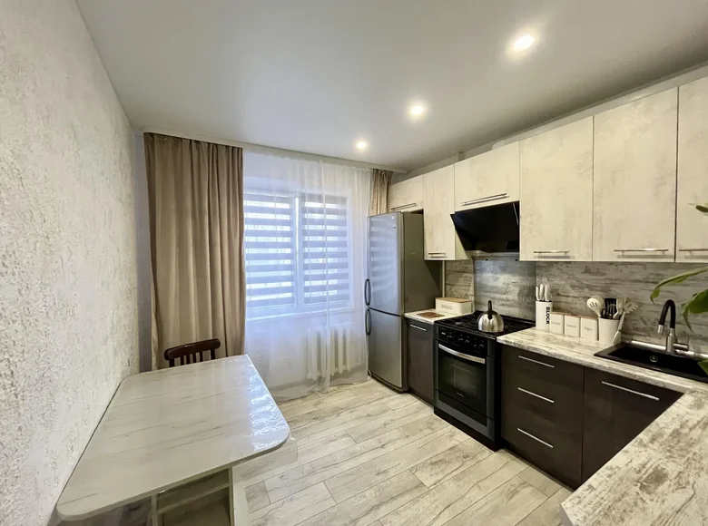 Wohnung 3 zimmer 68 m² Baryssau, Belarus