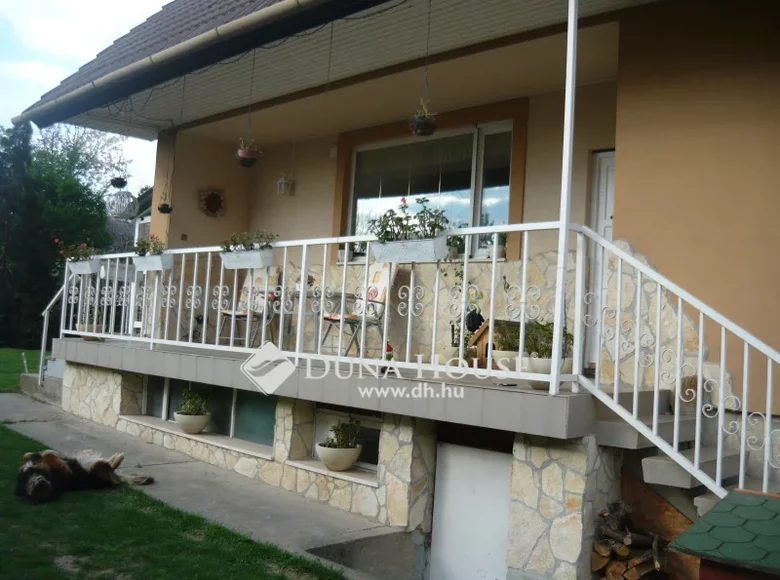 House 2 bathrooms 160 m² in Central Hungary, All countries