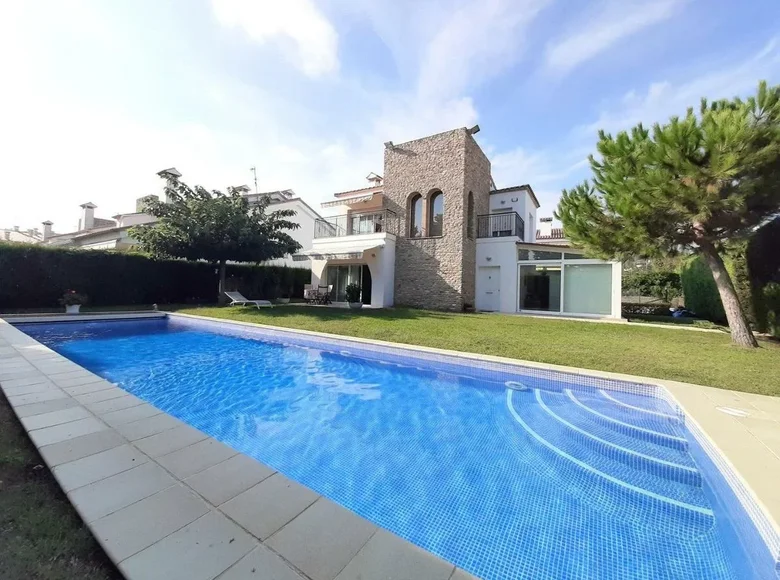 4-Schlafzimmer-Villa 280 m² Platja dAro, Spanien