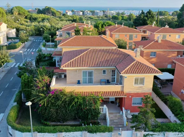 Villa de 4 dormitorios 310 m² lAmetlla de Mar, Španjolska