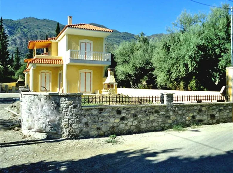 Villa de tres dormitorios 85 m² Municipality of Aigialeia, Grecia