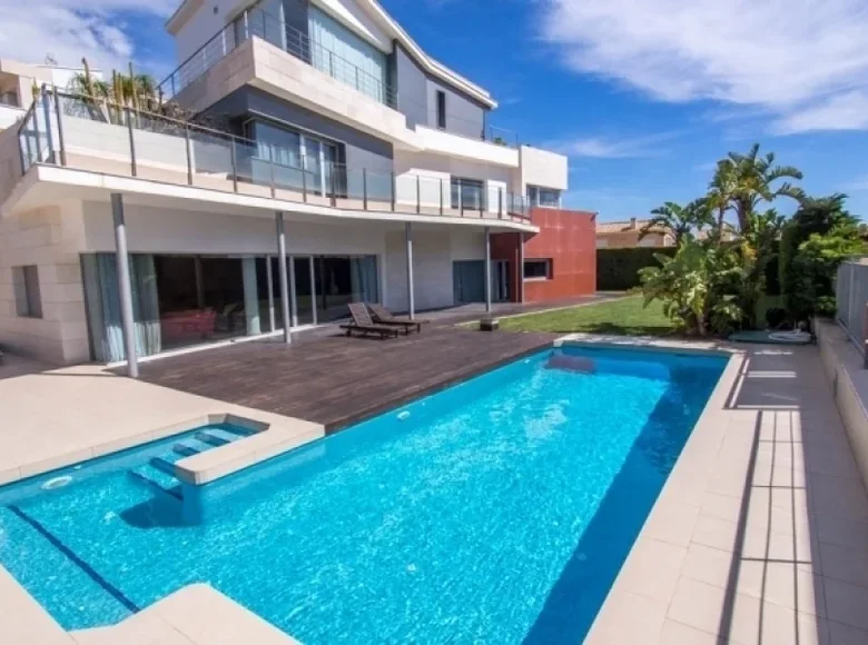 5 bedroom villa 900 m² Alicante, Spain