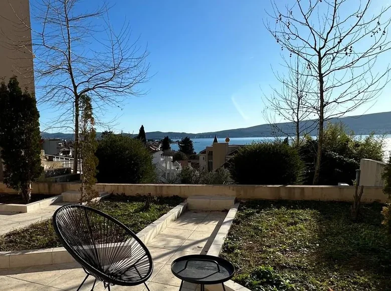 Appartement 2 chambres 68 m² Tivat, Monténégro