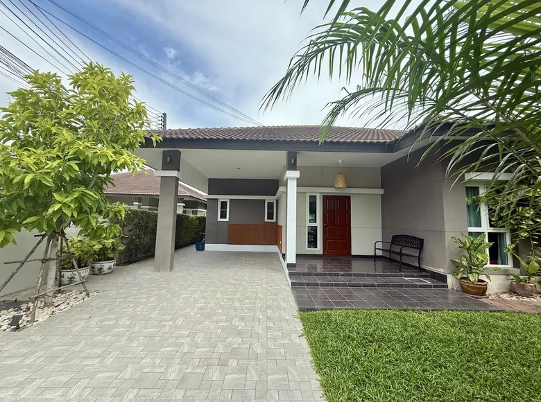 3 bedroom villa 180 m² Huai Yai, Thailand