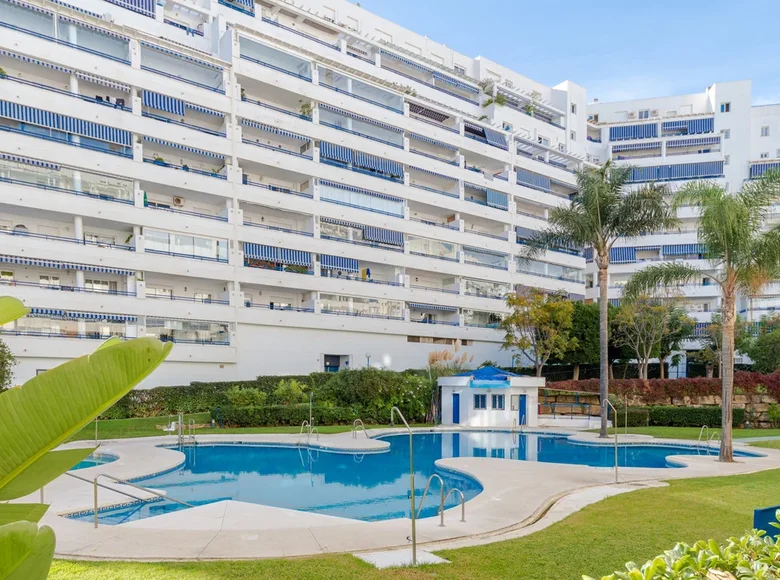 Mieszkanie 2 pokoi 103 m² Marbella, Hiszpania