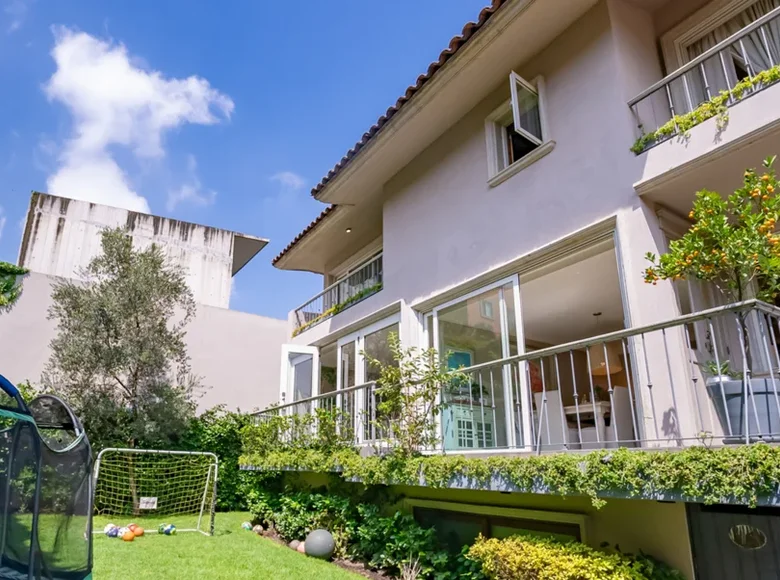 Casa 4 habitaciones 1 007 m² Ciudad de México, México