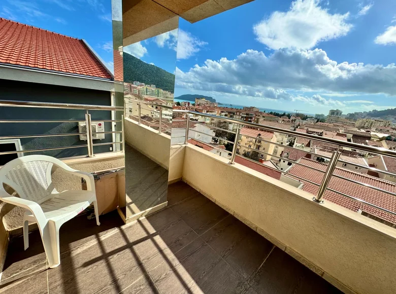 Mieszkanie 3 pokoi 95 m² Budva, Czarnogóra