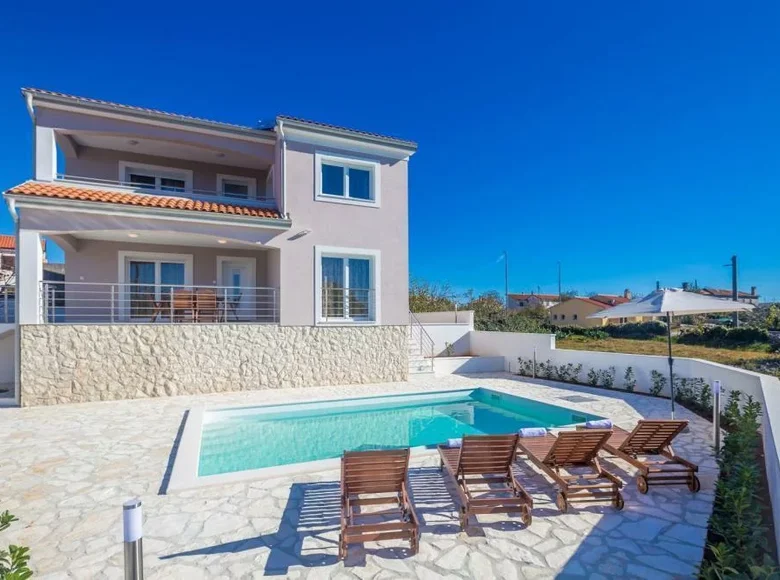 4 bedroom Villa 170 m² Omisalj, Croatia