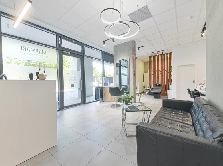 Commercial property 65 m² in Warsaw, Poland