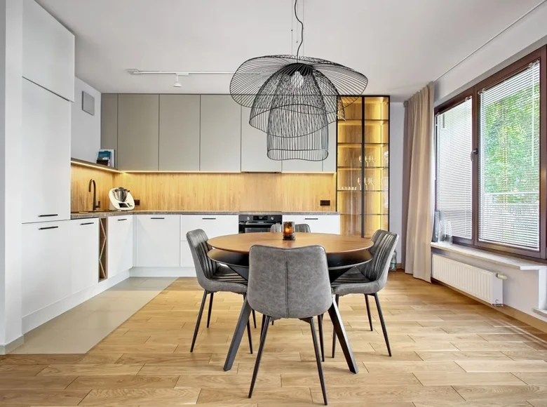 Apartamento 2 habitaciones 71 m² en Varsovia, Polonia