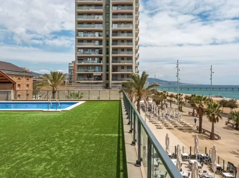 Mieszkanie 3 pokoi 120 m² Badalona, Hiszpania