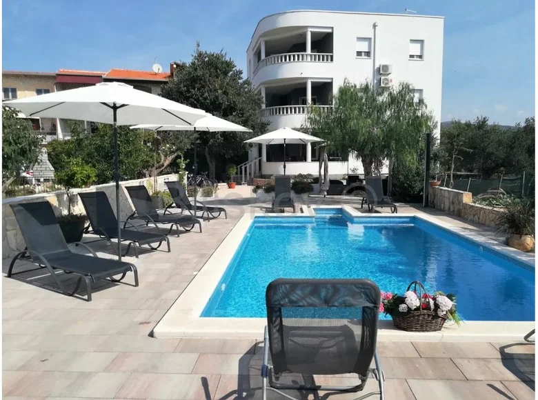 6 room house 400 m² Opcina Rogoznica, Croatia