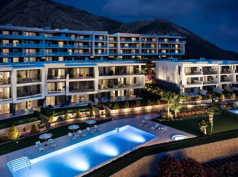 Mieszkanie 3 pokoi 157 m² Fuengirola, Hiszpania