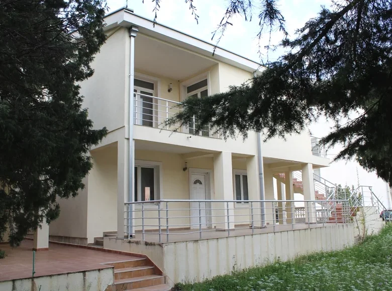 4 bedroom house 300 m² Bar, Montenegro