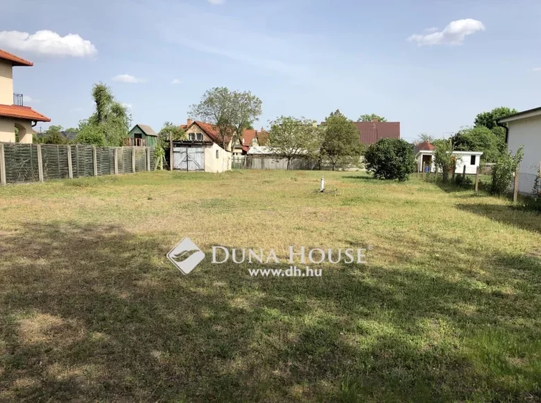 Land 1 076 m² in Great Plain and North, Hungary
