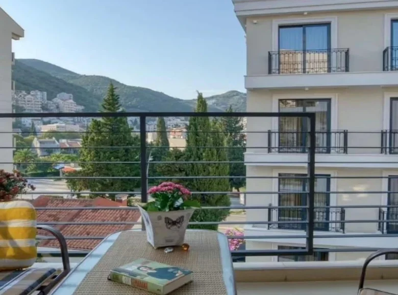 Mieszkanie 2 pokoi 78 m² Budva, Czarnogóra