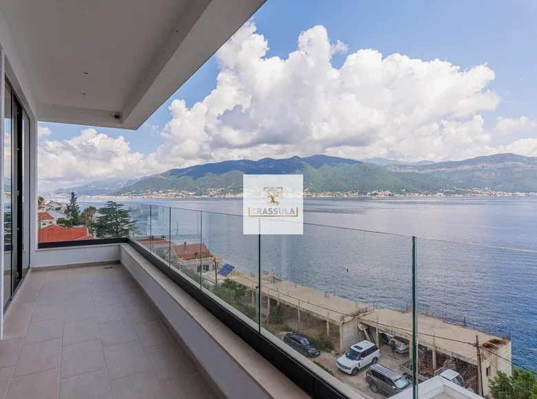 Villa mit 2 Schlafzimmern 200 m² Krasici, Montenegro