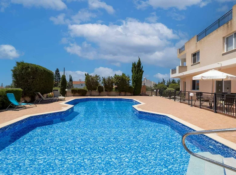 Mieszkanie 2 pokoi 118 m² Peyia, Cypr