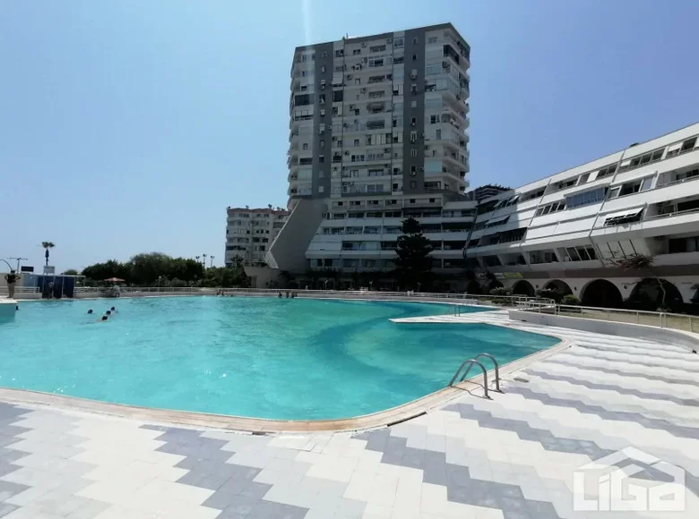 Mieszkanie 2 pokoi 93 m² Erdemli, Turcja