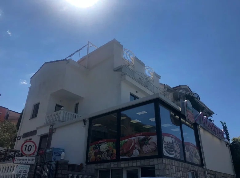 Investment 1 bedroom 160 m² in Kamenovo, Montenegro