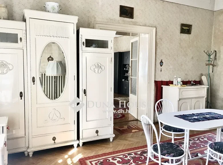 House 2 bathrooms 200 m² in Heves, All countries