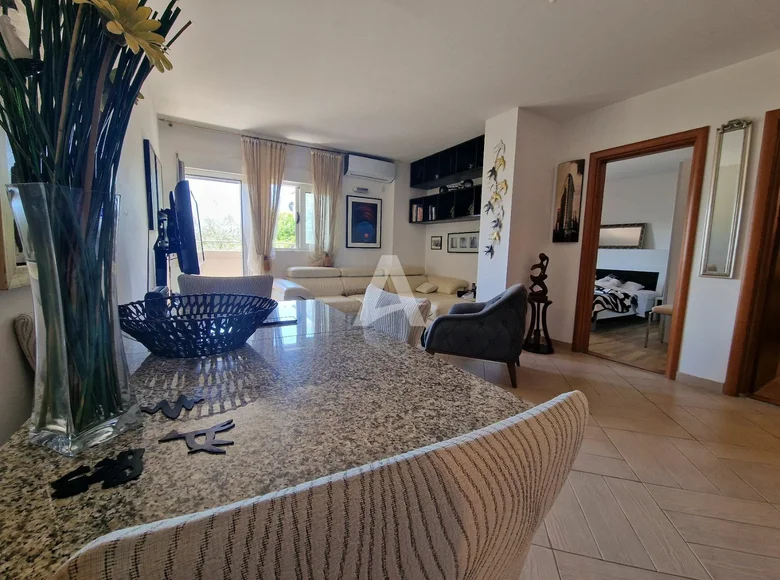2 bedroom apartment 75 m² in Budva, Montenegro