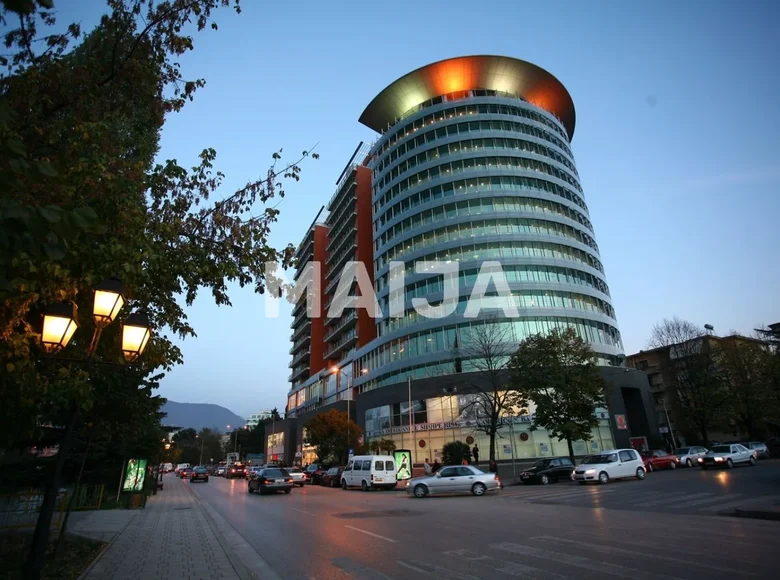 Restaurant 54 m² in Tirana Municipality, Albania