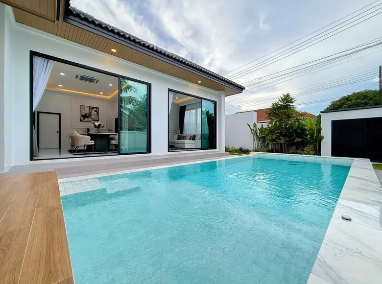 Maison 4 chambres  Ban Bang Ku, Thaïlande