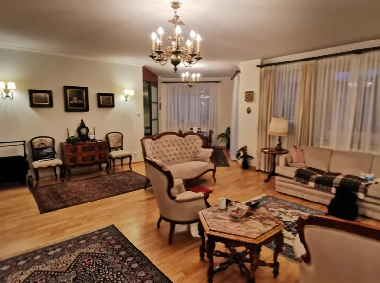 2 bedroom apartment 138 m² Warsaw, Poland