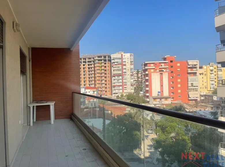 Mieszkanie 3 pokoi 110 m² w Bashkia Vlore, Albania