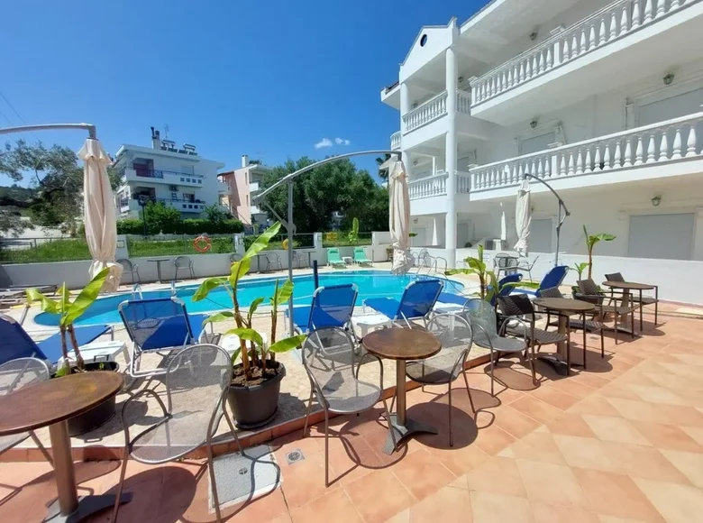 Hotel 521 m² in Kriopigi, Greece