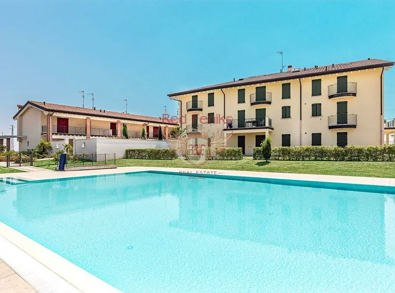 3 bedroom villa 200 m² Desenzano del Garda, Italy