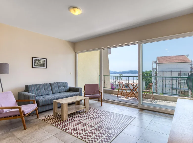 2 bedroom apartment 89 m² Bijela, Montenegro